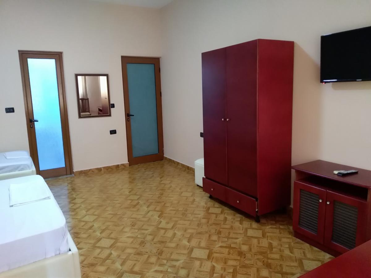 Hotel Gjeli Fier Luaran gambar